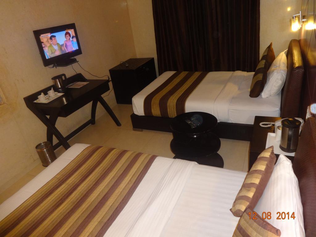Hotel O Delhi New Delhi Room photo