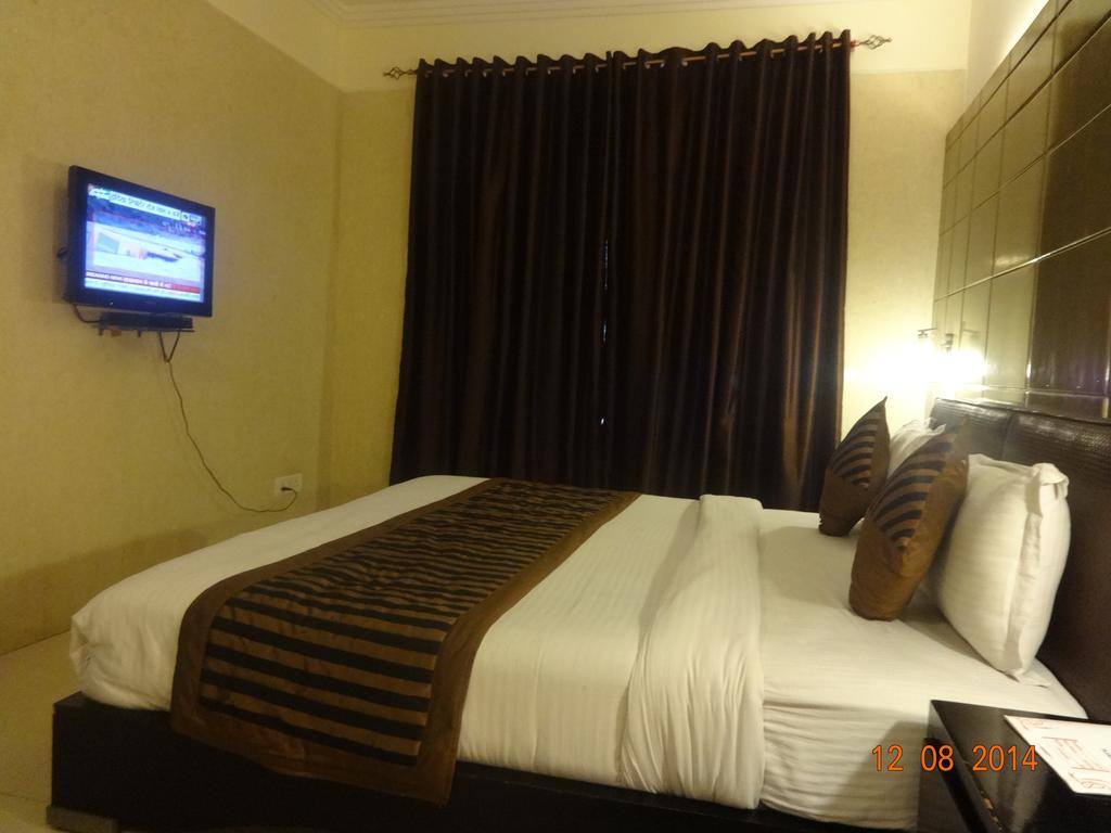 Hotel O Delhi New Delhi Room photo